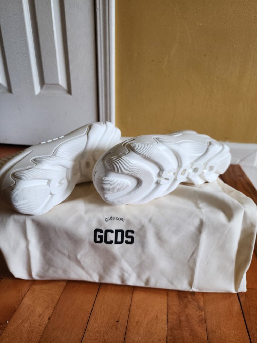 GCOS - Picture 3 of 6